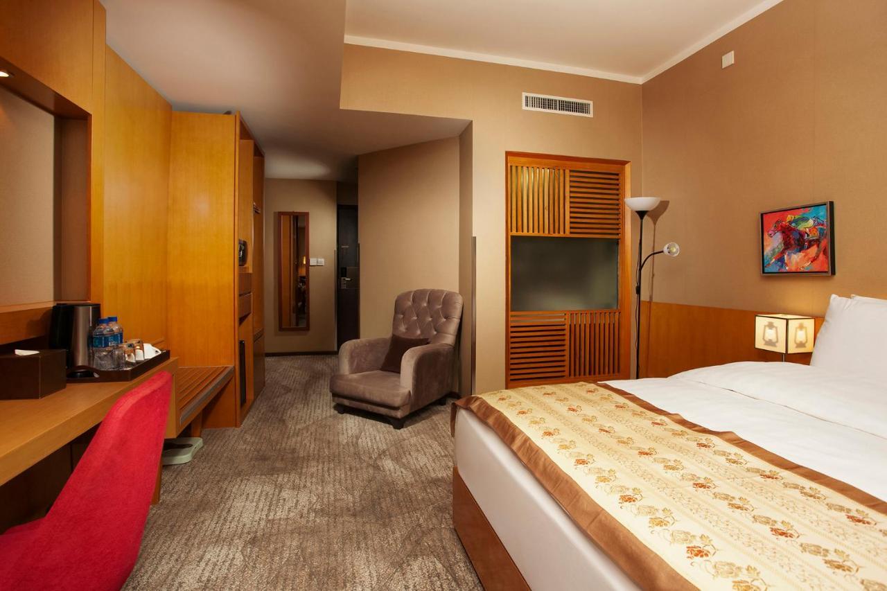 Ramada Ulaanbaatar City Center Ngoại thất bức ảnh