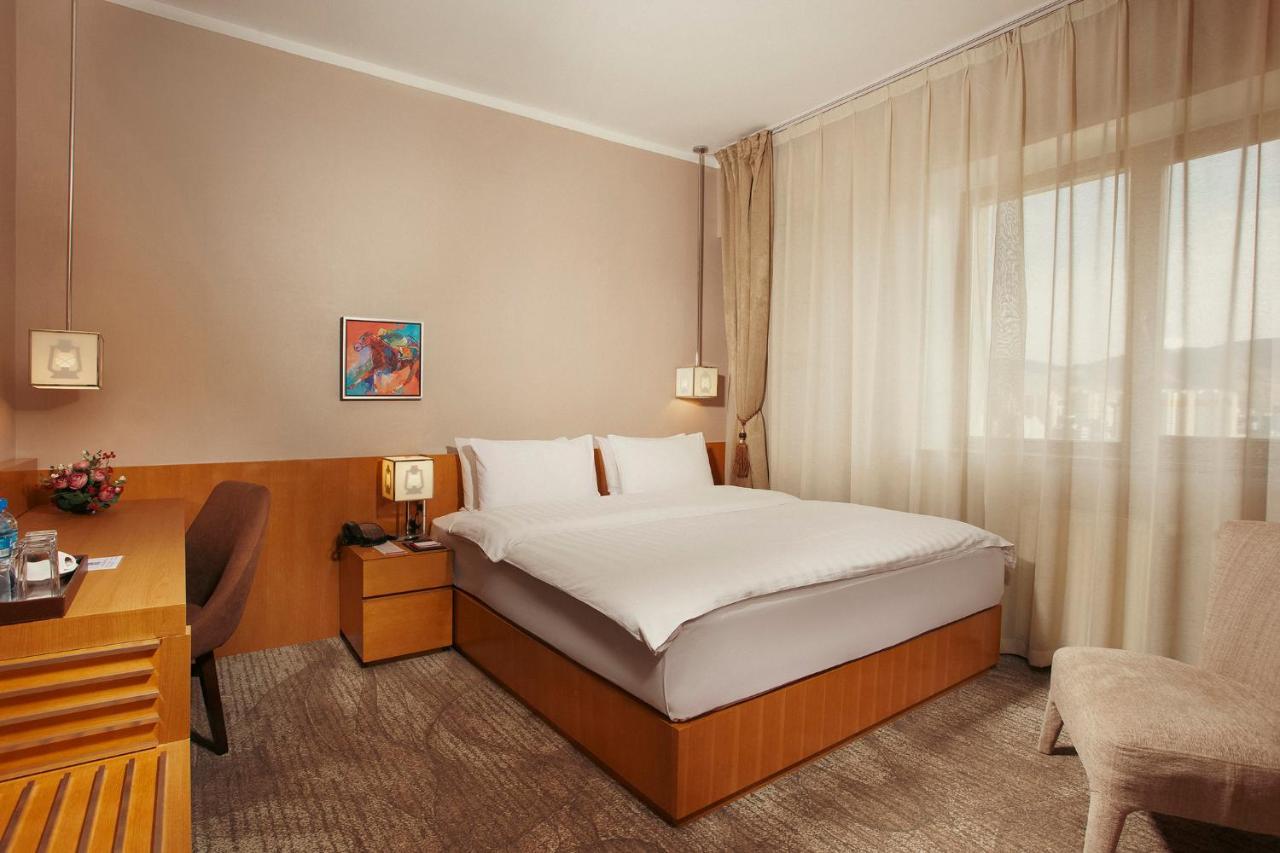 Ramada Ulaanbaatar City Center Ngoại thất bức ảnh