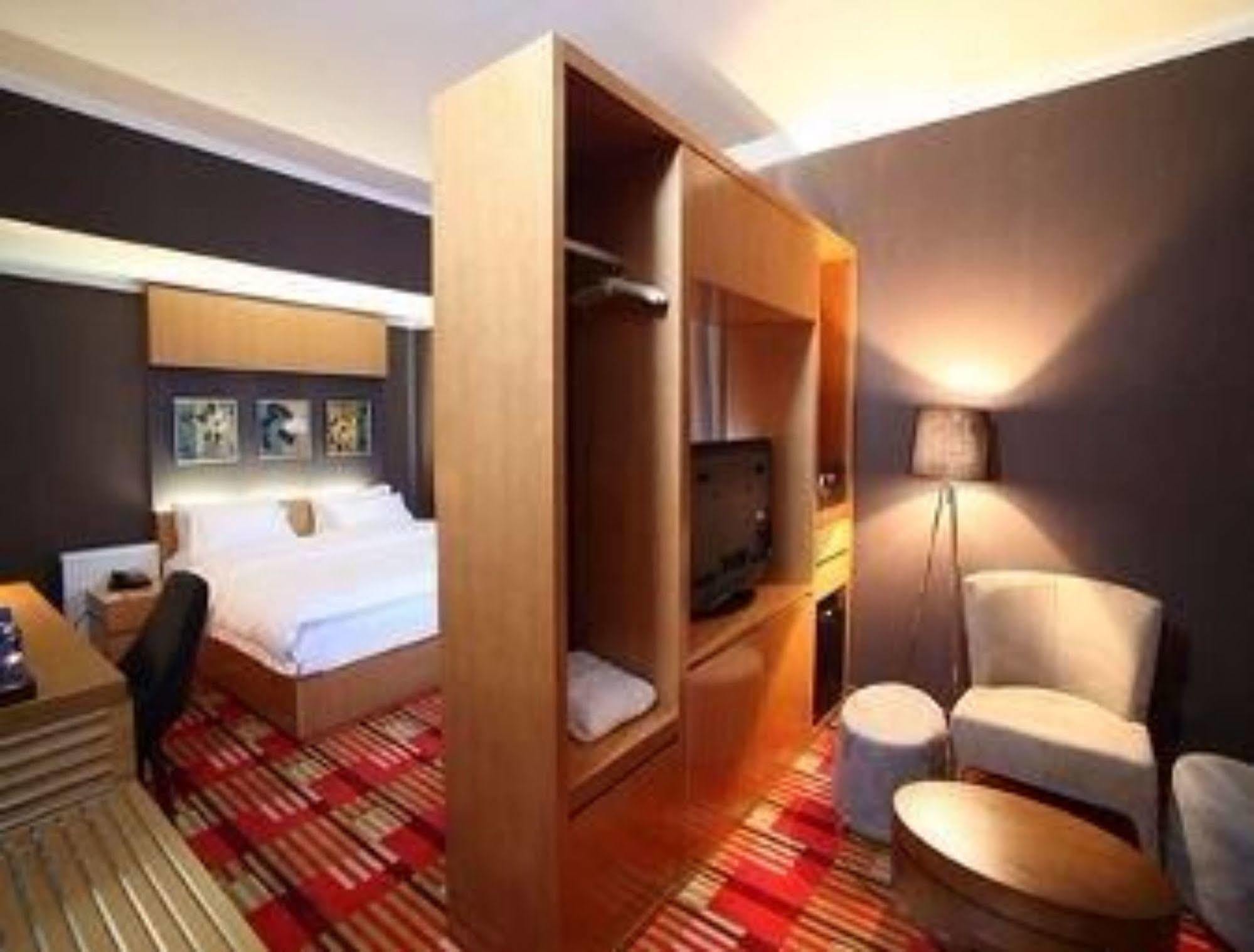 Ramada Ulaanbaatar City Center Ngoại thất bức ảnh